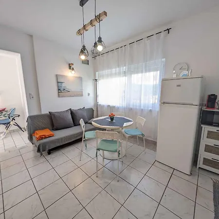 In - Balaton 53551 بيت للعطل *